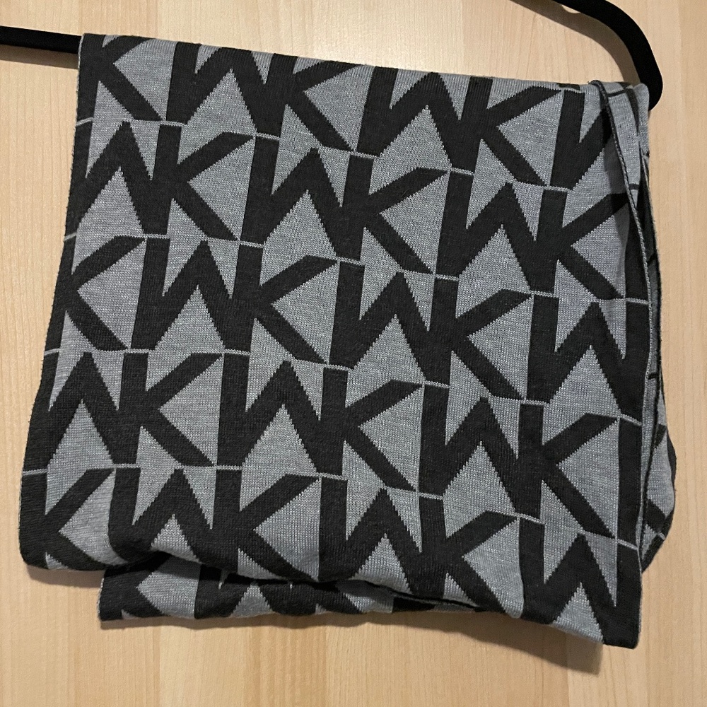MK Scarf